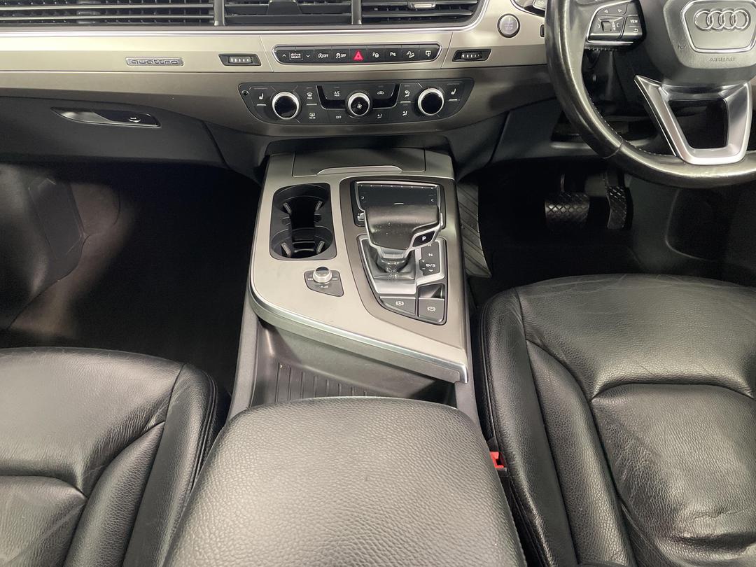 Photo '18' of Audi Q7