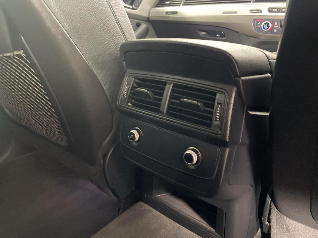 Photo '37' of Audi Q7