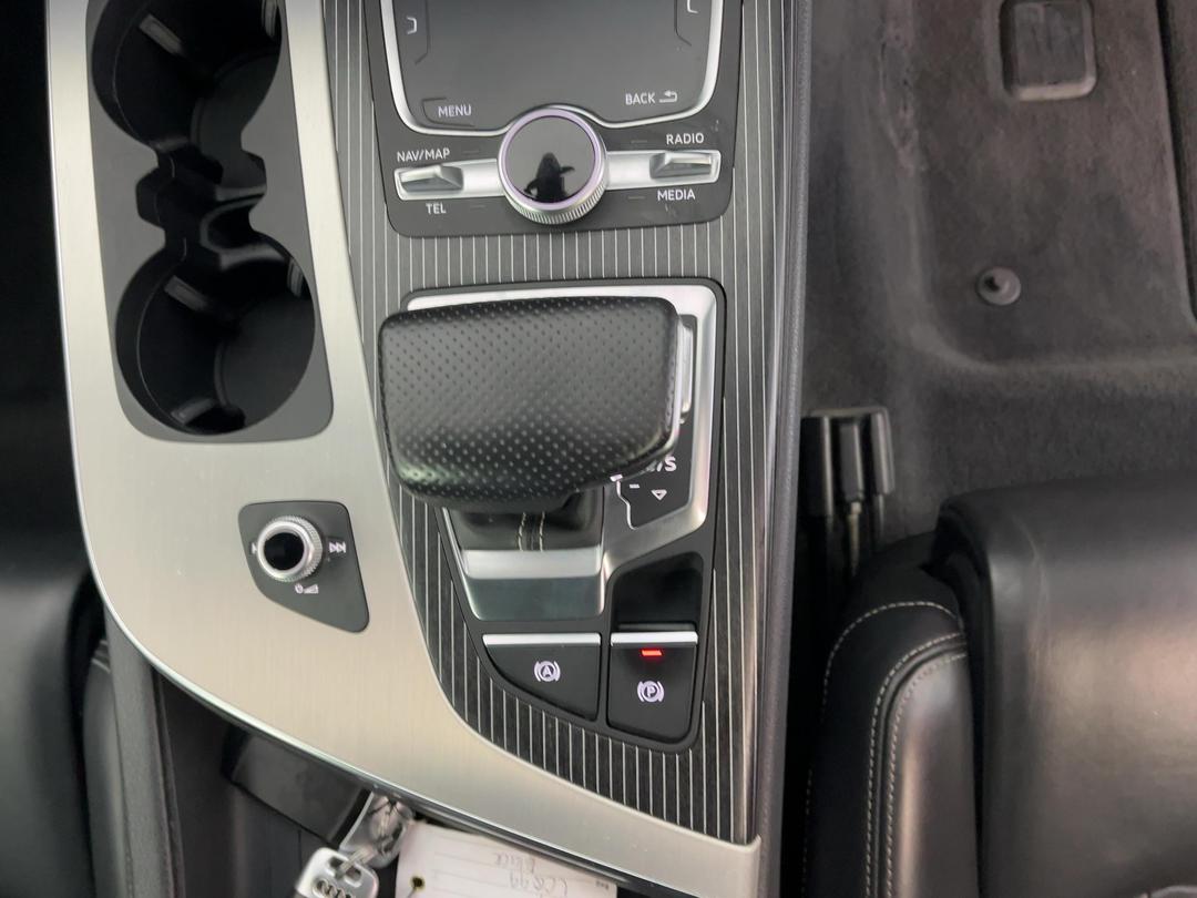 Photo '18' of Audi Q7