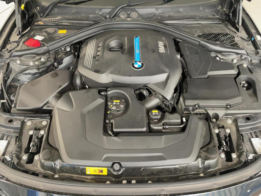 Photo '13' of BMW 330E