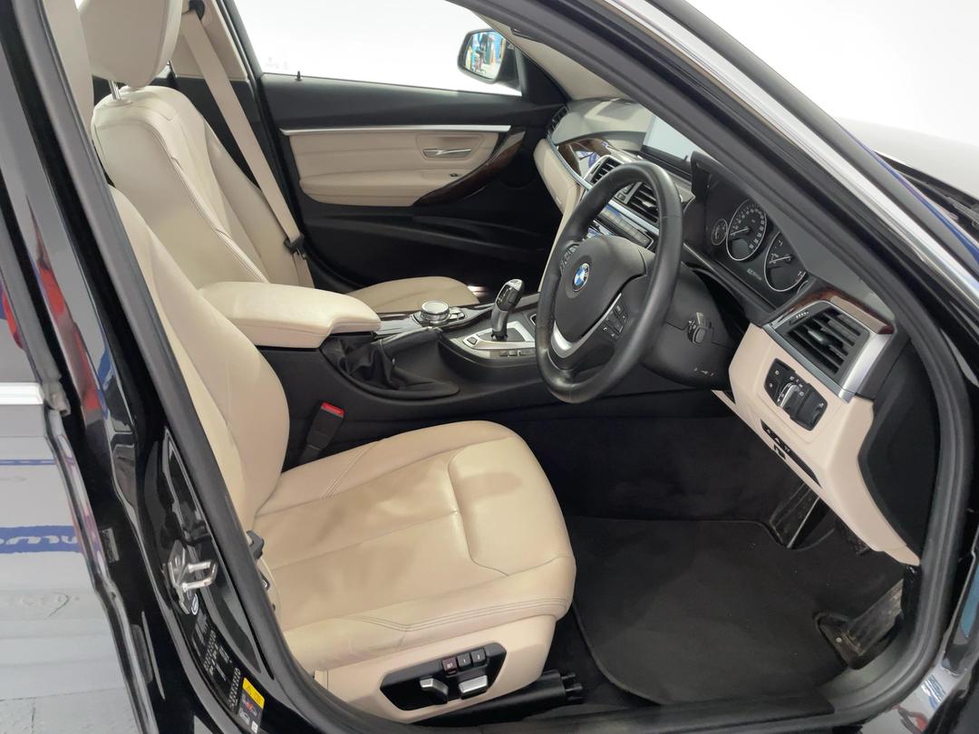 Photo '16' of BMW 330E