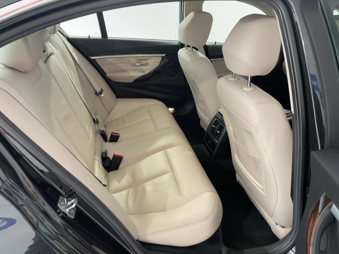 Photo '20' of BMW 330E