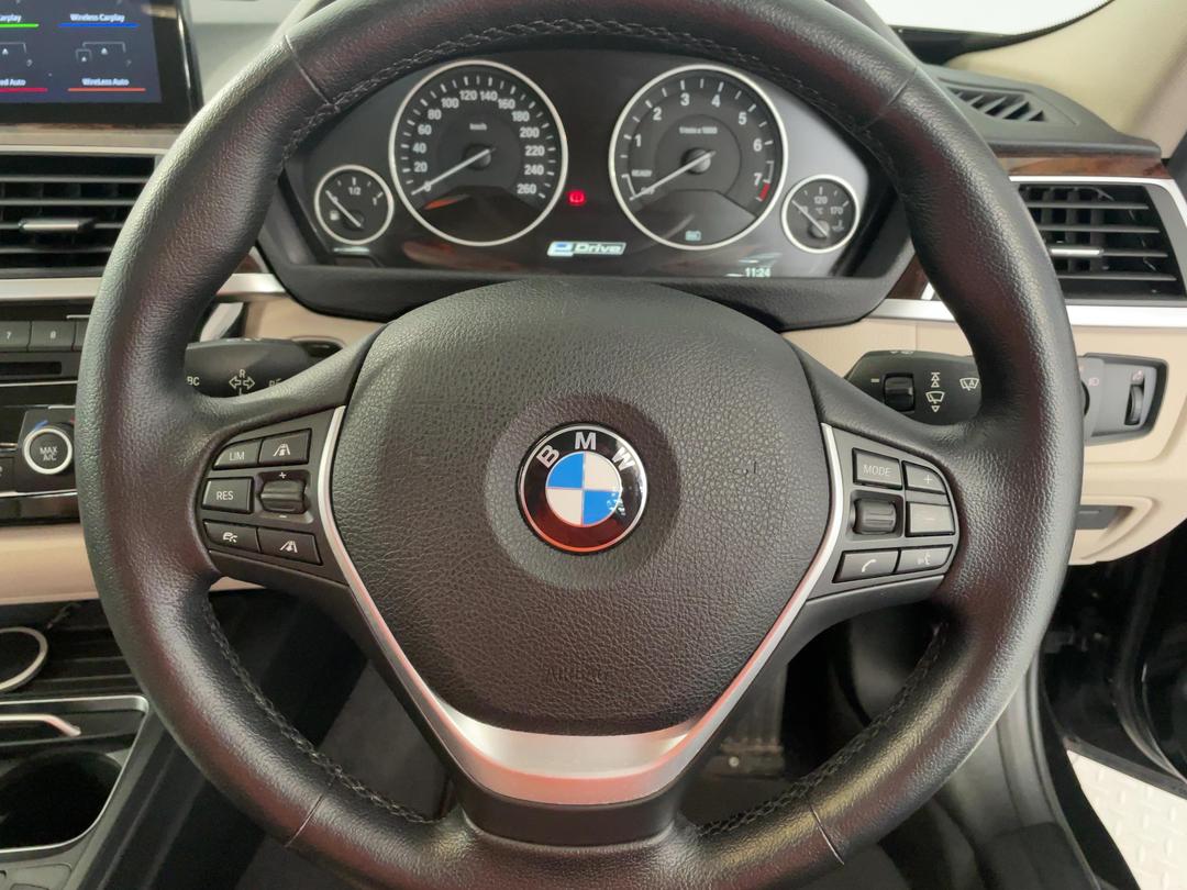 Photo '29' of BMW 330E