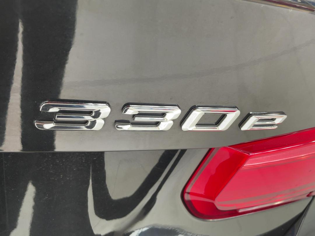 Photo '37' of BMW 330E