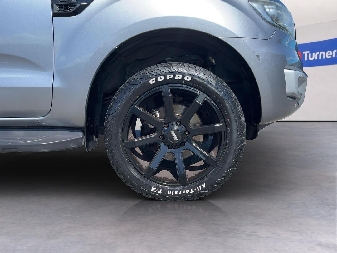 Photo '9' of Ford Everest
