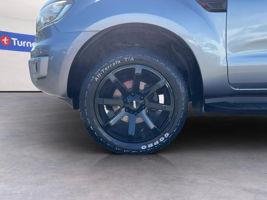 Photo '10' of Ford Everest