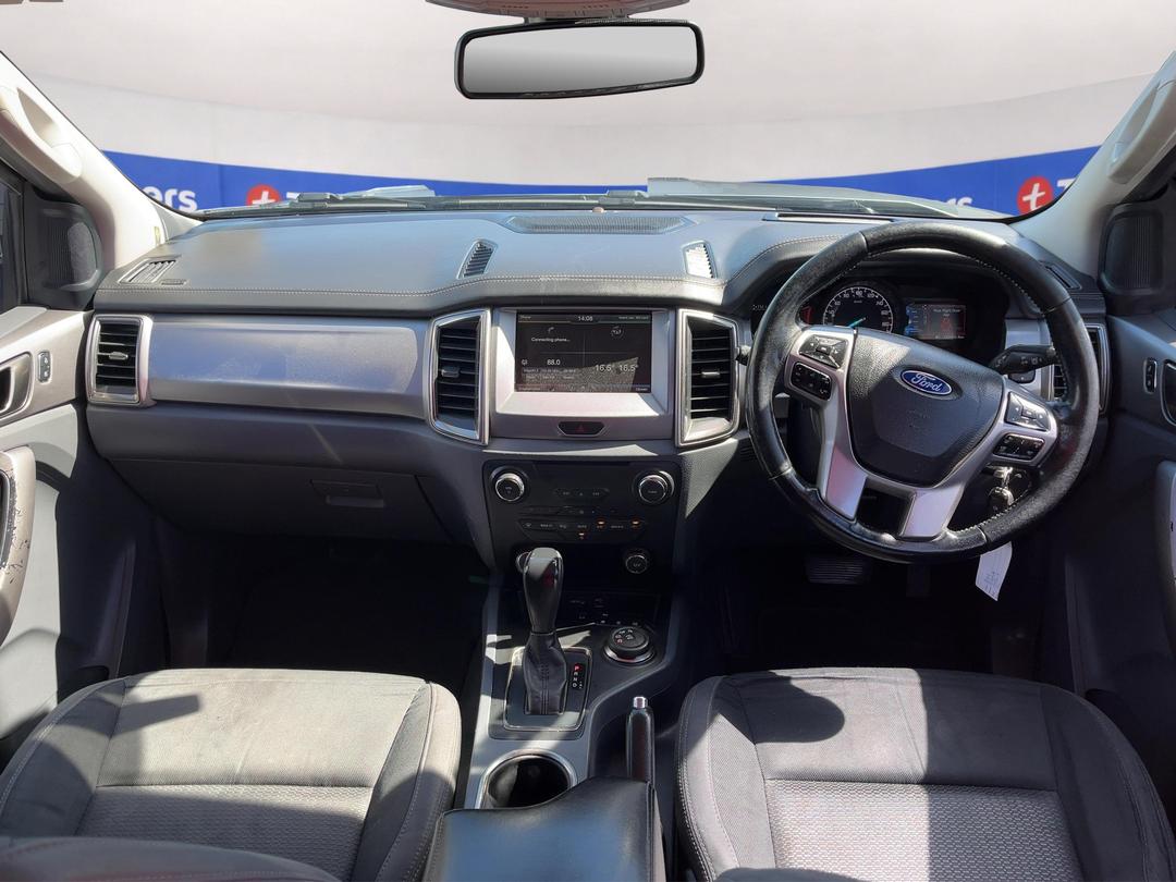 Photo '17' of Ford Everest