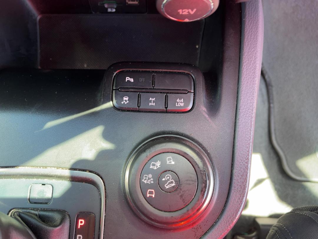 Photo '27' of Ford Everest