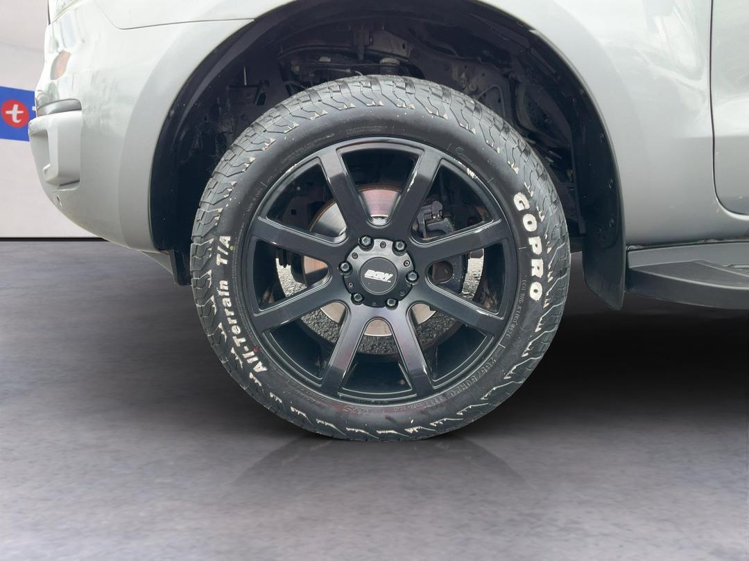 Photo '10' of Ford Everest