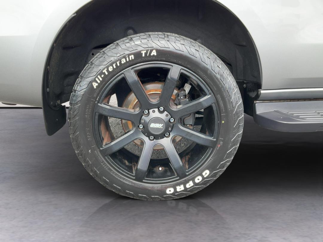 Photo '12' of Ford Everest