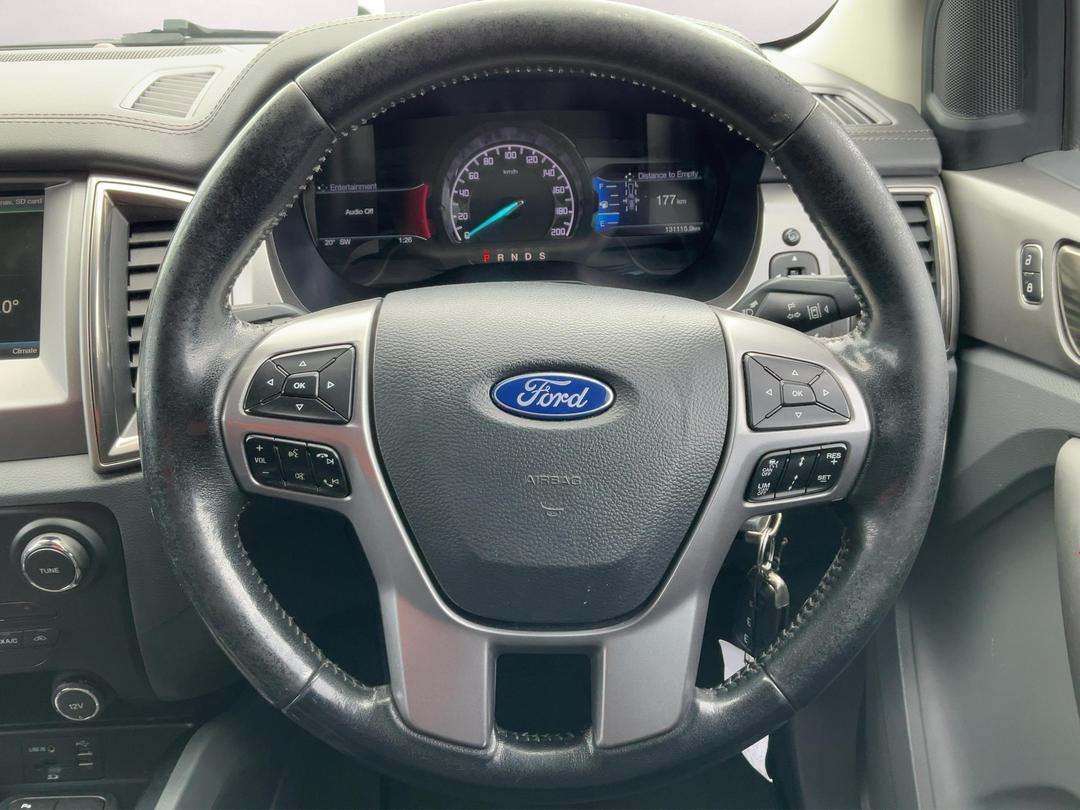 Photo '23' of Ford Everest