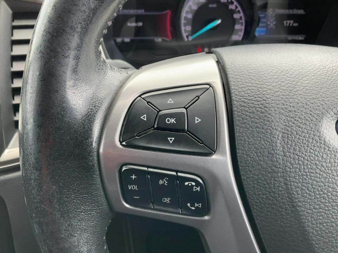 Photo '24' of Ford Everest