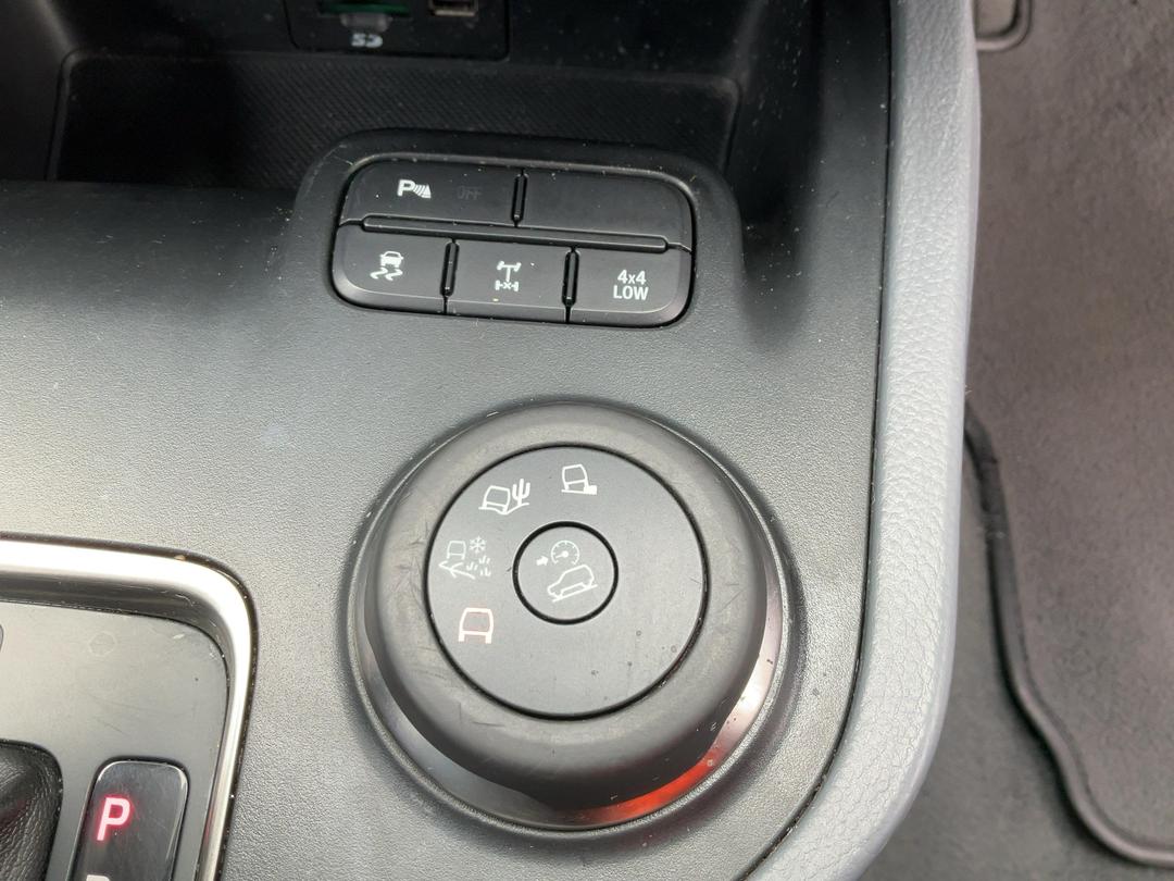 Photo '28' of Ford Everest