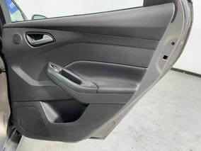 Photo '19' of Ford Focus