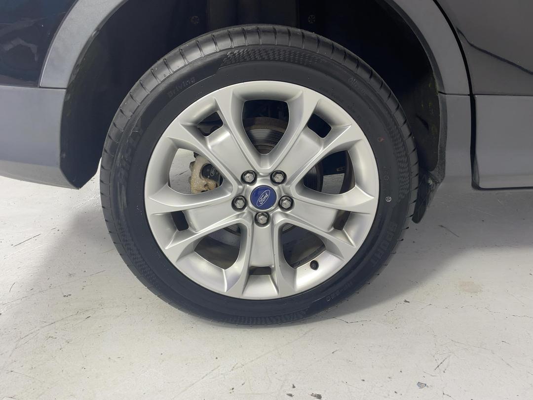 Photo '12' of Ford Kuga