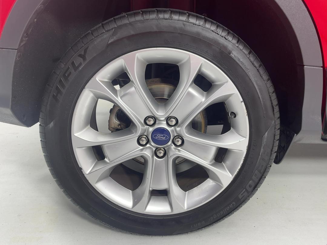 Photo '12' of Ford Kuga