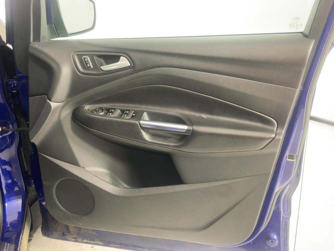 Photo '13' of Ford Kuga Titanium AWD Diesel Photo '13' of Ford Kuga Titanium AWD Diesel