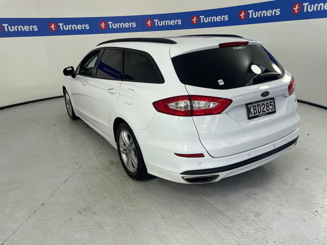 Photo '4' of Ford Mondeo Ambiente WGN Petrol