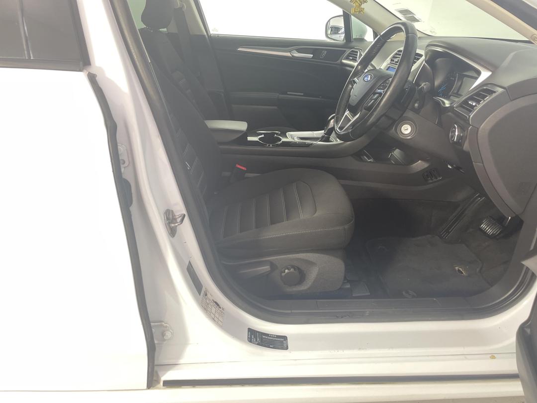 Photo '16' of Ford Mondeo