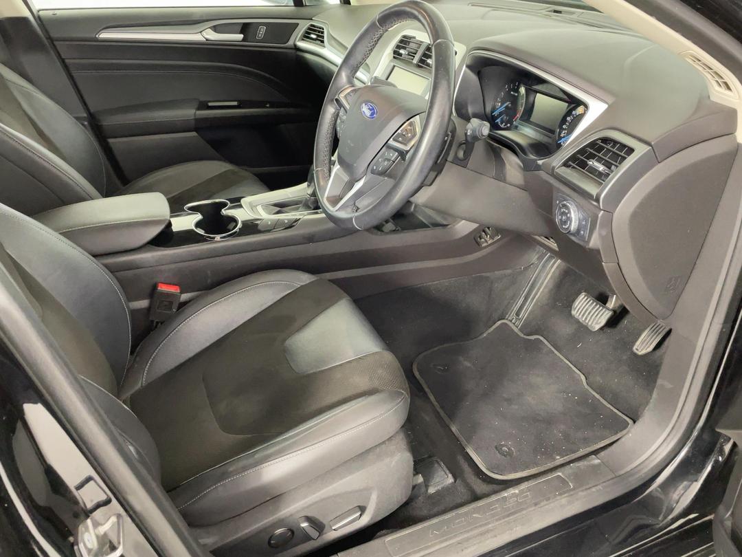 Photo '16' of Ford Mondeo