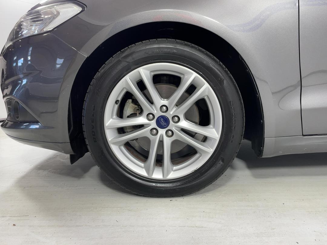 Photo '10' of Ford Mondeo