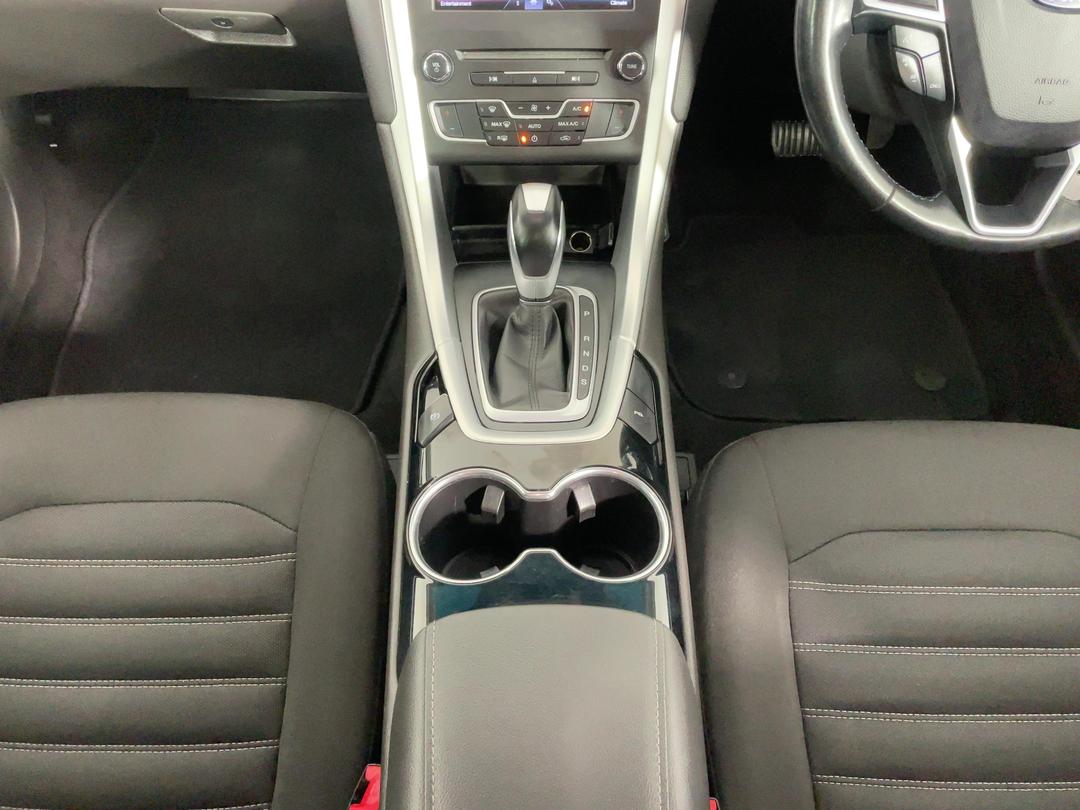 Photo '18' of Ford Mondeo