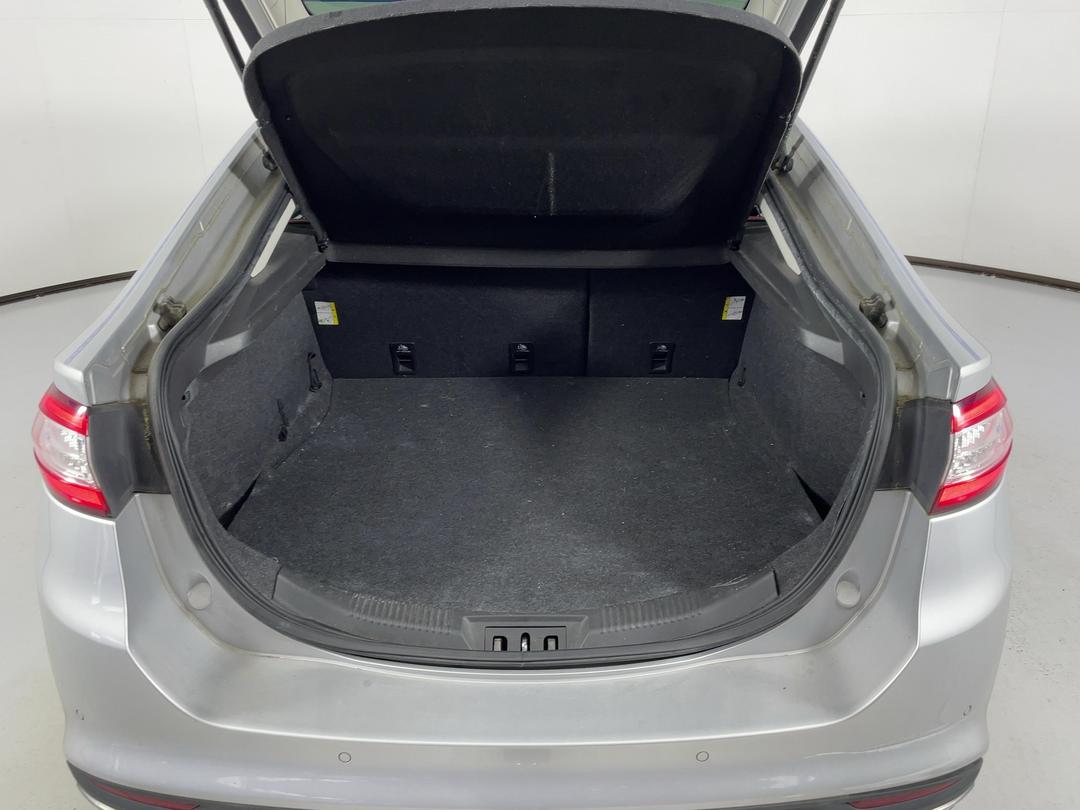 Photo '12' of Ford Mondeo Ambiente 5DR Diesel Photo '12' of Ford Mondeo Ambiente 5DR Diesel