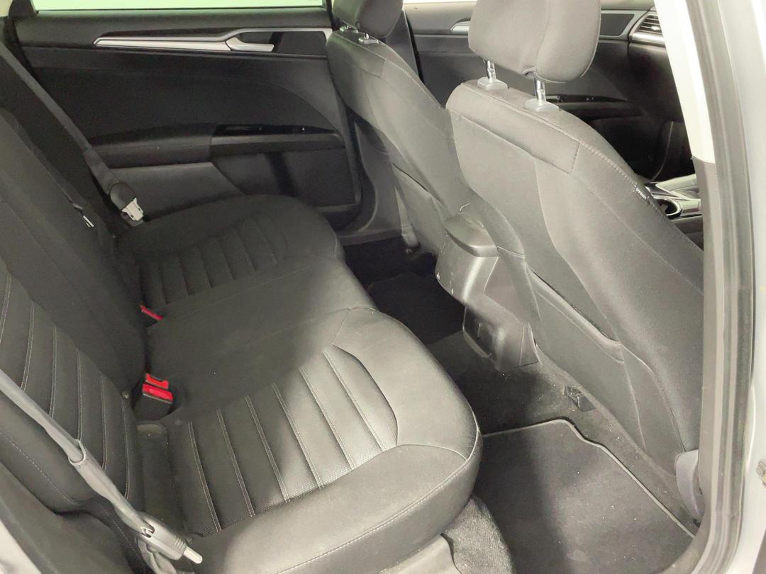 Photo '18' of Ford Mondeo Ambiente 5DR Diesel Photo '18' of Ford Mondeo Ambiente 5DR Diesel