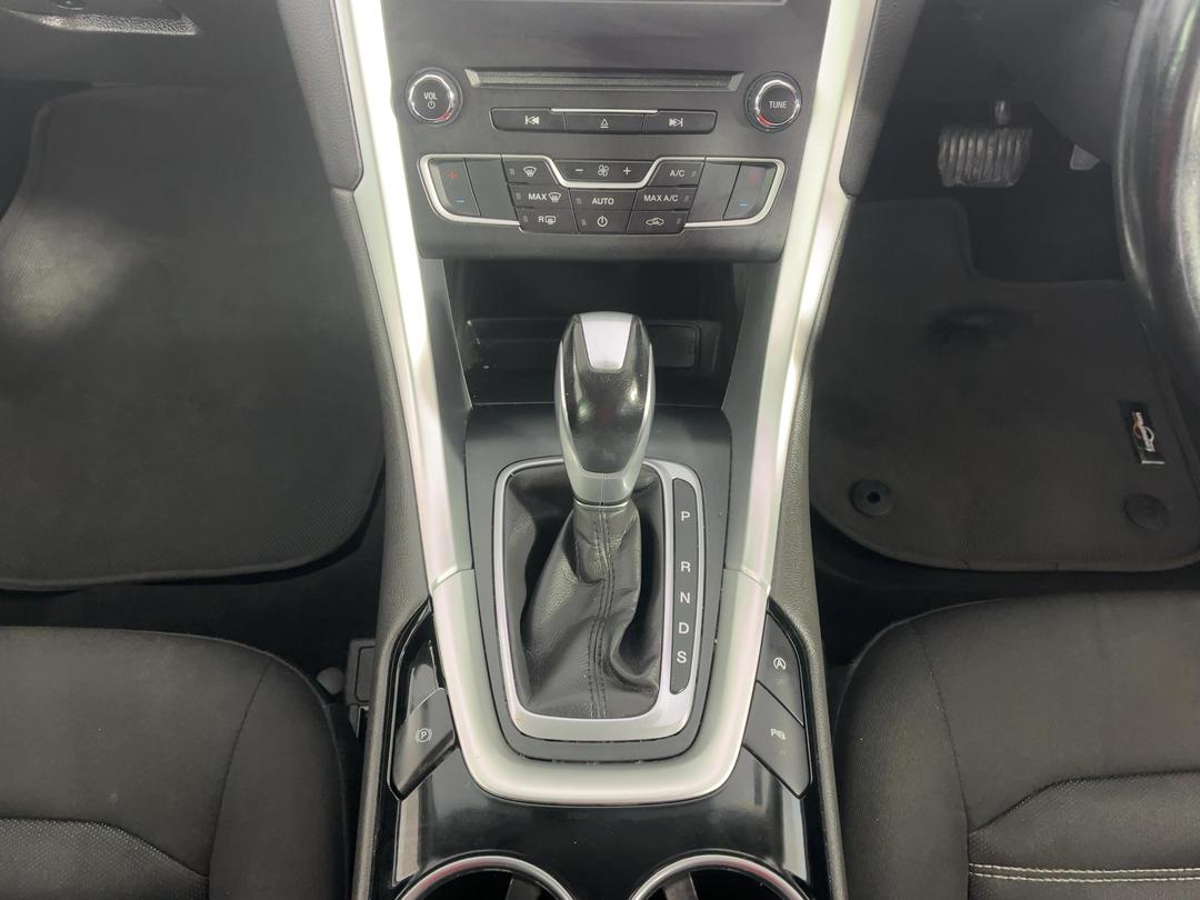 Photo '18' of Ford Mondeo