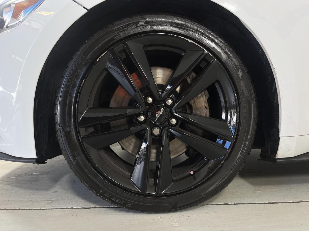 Photo '10' of Ford Mustang