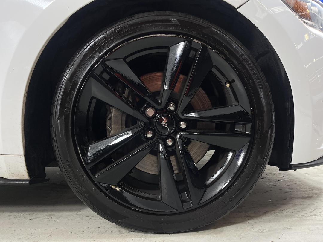 Photo '9' of Ford Mustang