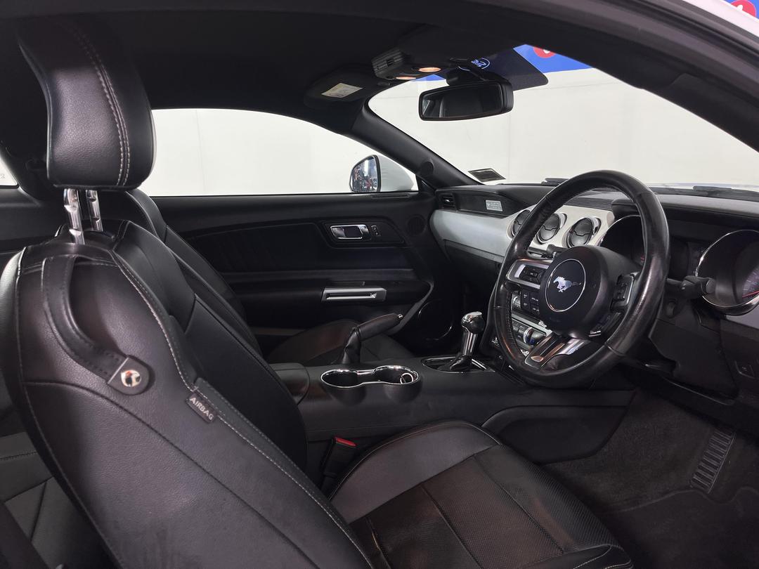 Photo '16' of Ford Mustang