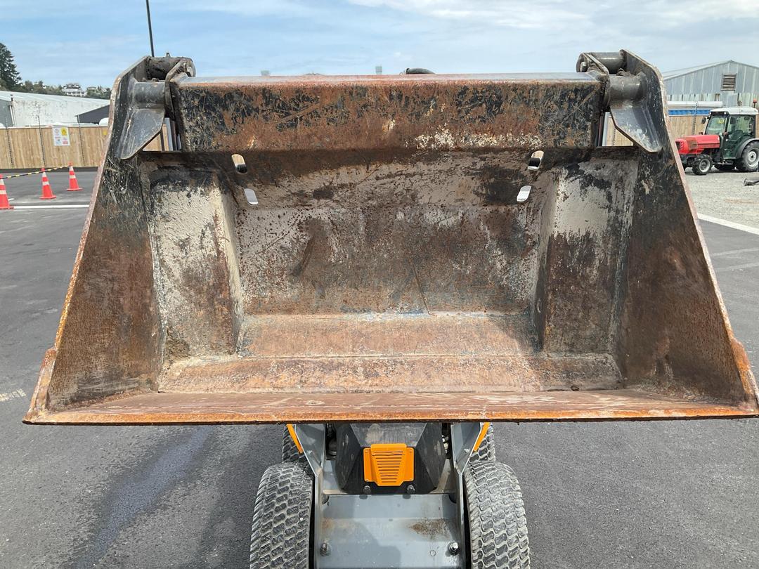 Photo '14' of Giant SK251D SK Skid Steer