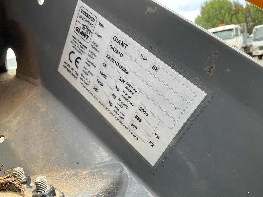 Photo '17' of Giant SK251D SK Skid Steer