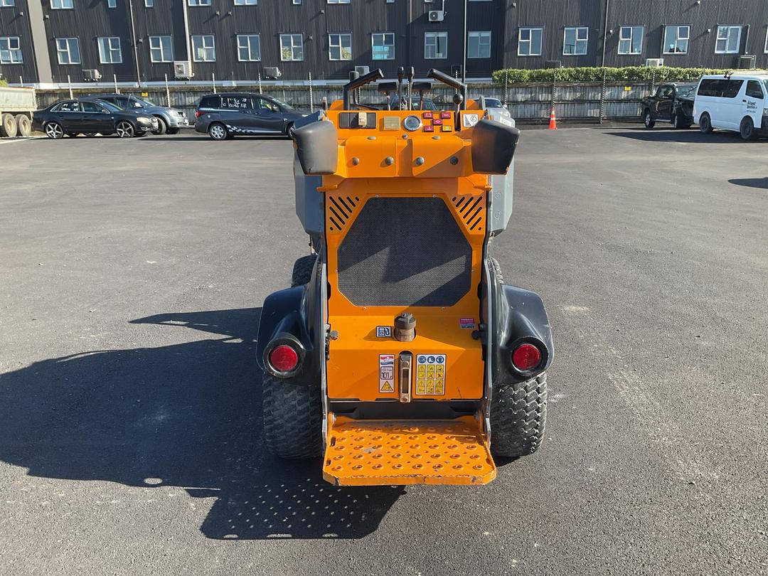 Photo '5' of Giant SK251D SK Skid Steer