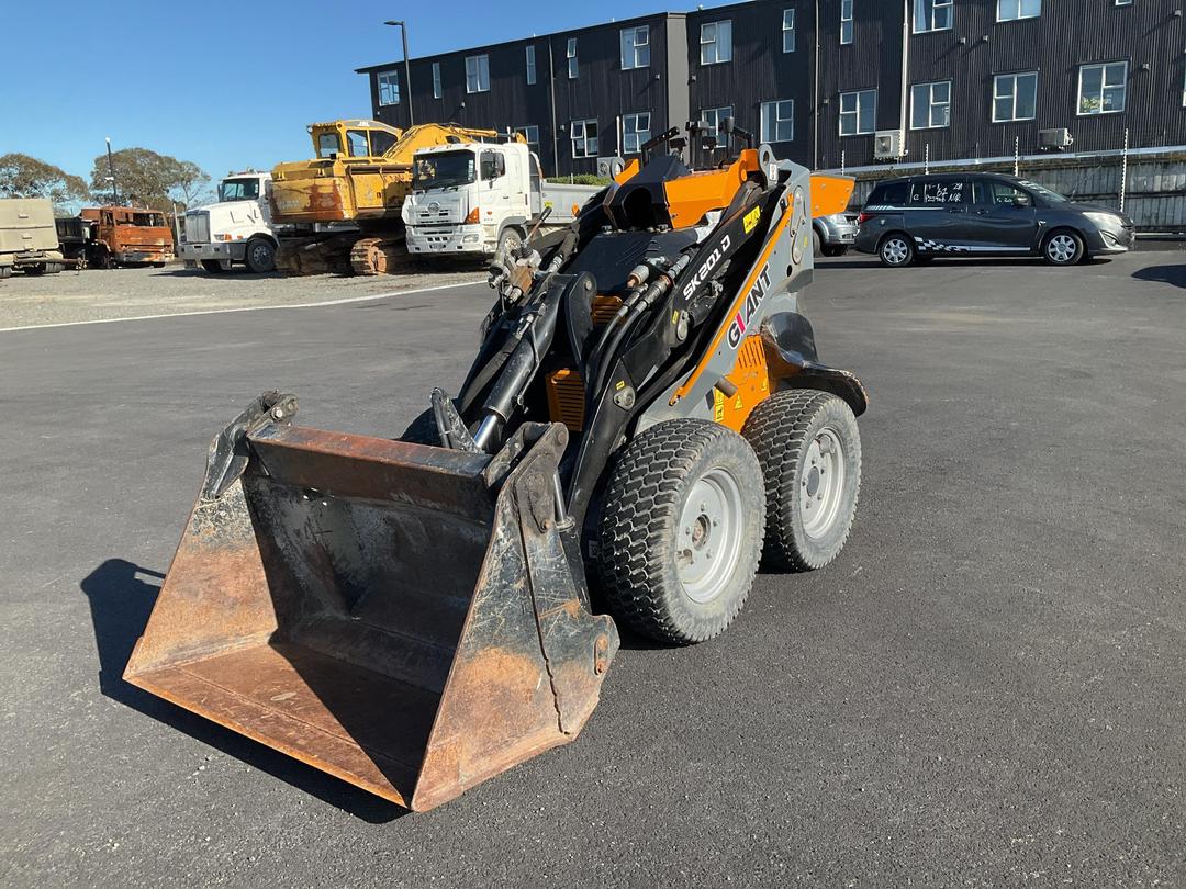 Photo '9' of Giant SK251D SK Skid Steer