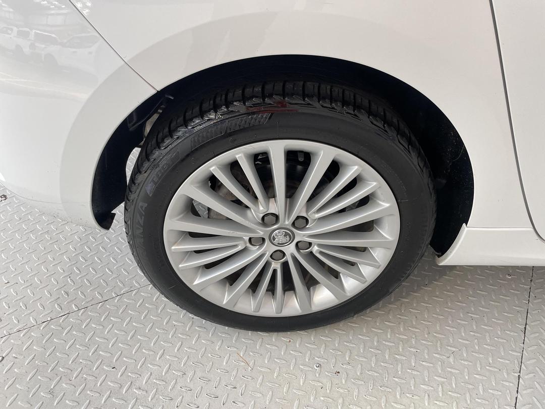 Photo '12' of Holden Astra