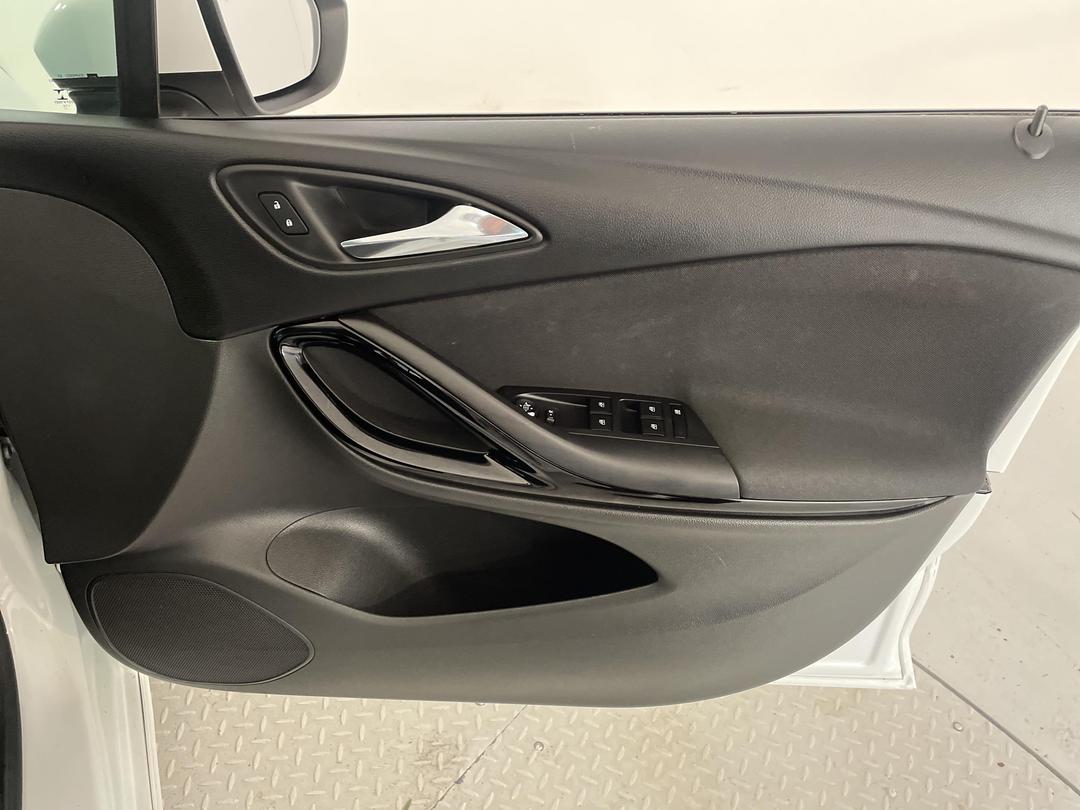 Photo '15' of Holden Astra