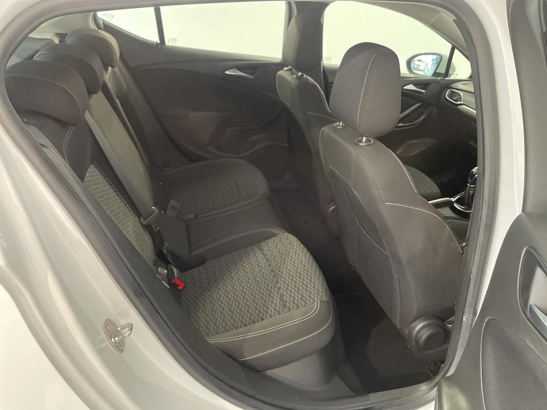 Photo '20' of Holden Astra