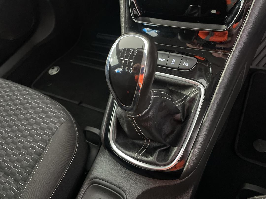 Photo '31' of Holden Astra