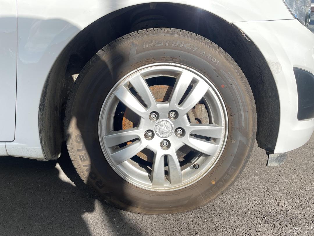 Photo '2' of Holden Barina CD