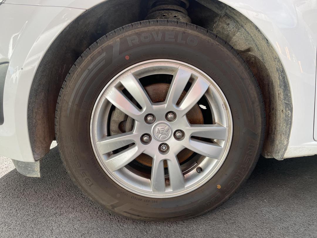 Photo '5' of Holden Barina CD