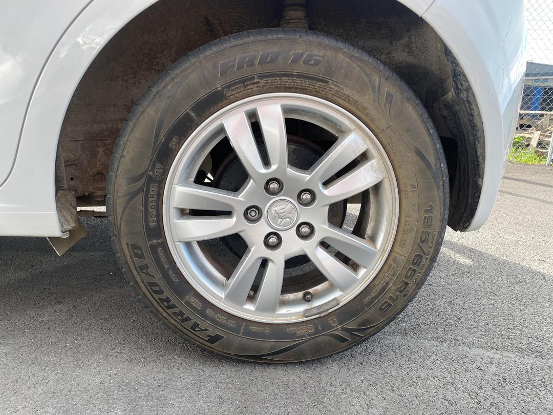 Photo '11' of Holden Barina CD