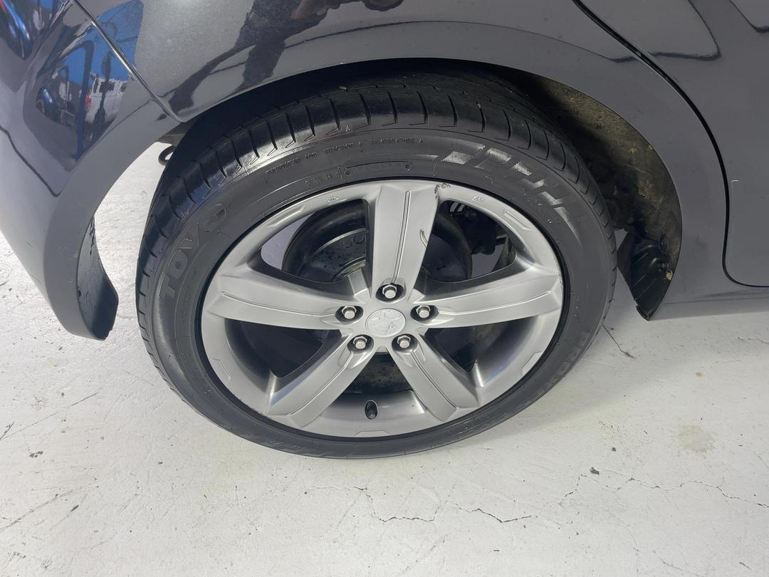 Photo '12' of Holden Barina