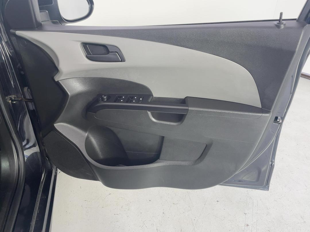 Photo '15' of Holden Barina
