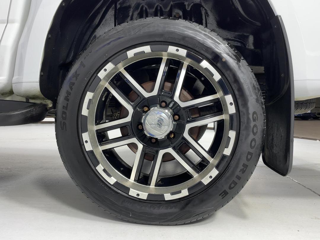 Photo '11' of Holden Colorado
