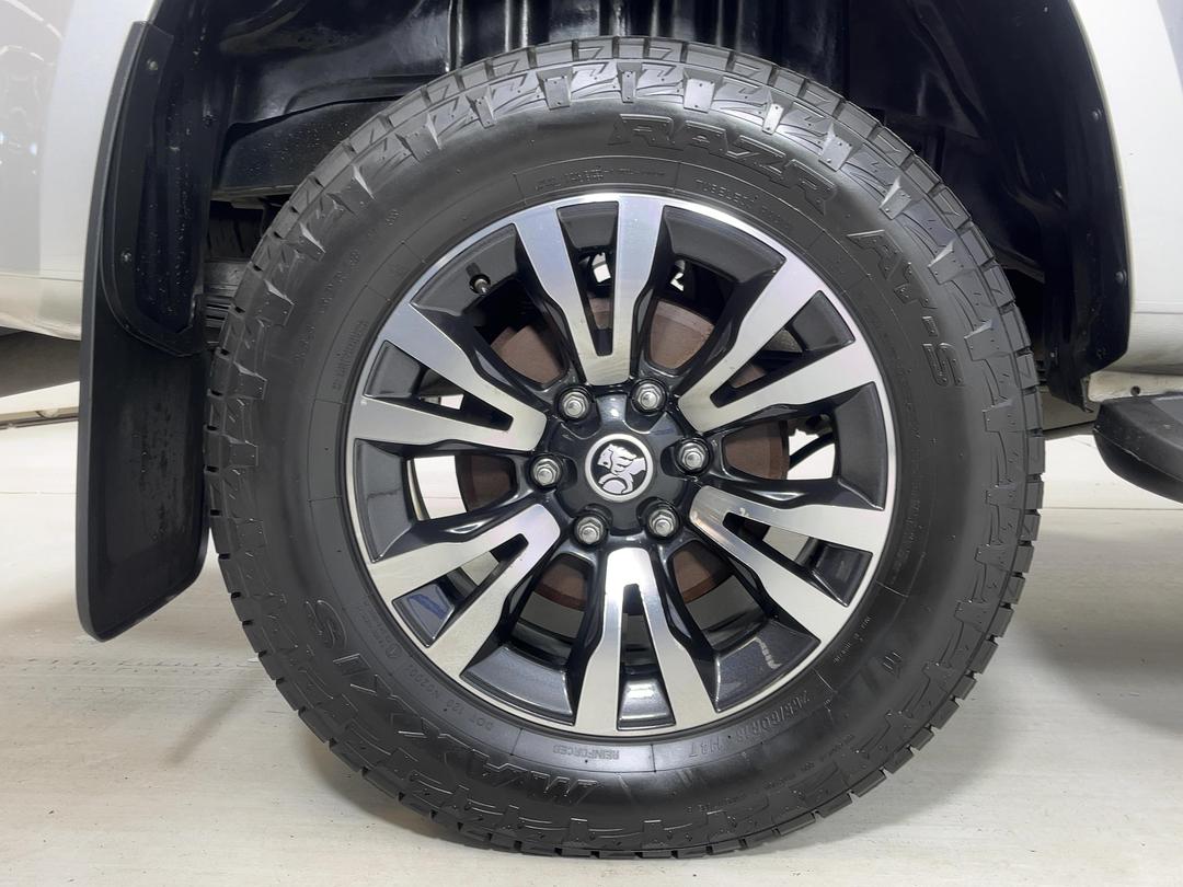Photo '12' of Holden Colorado