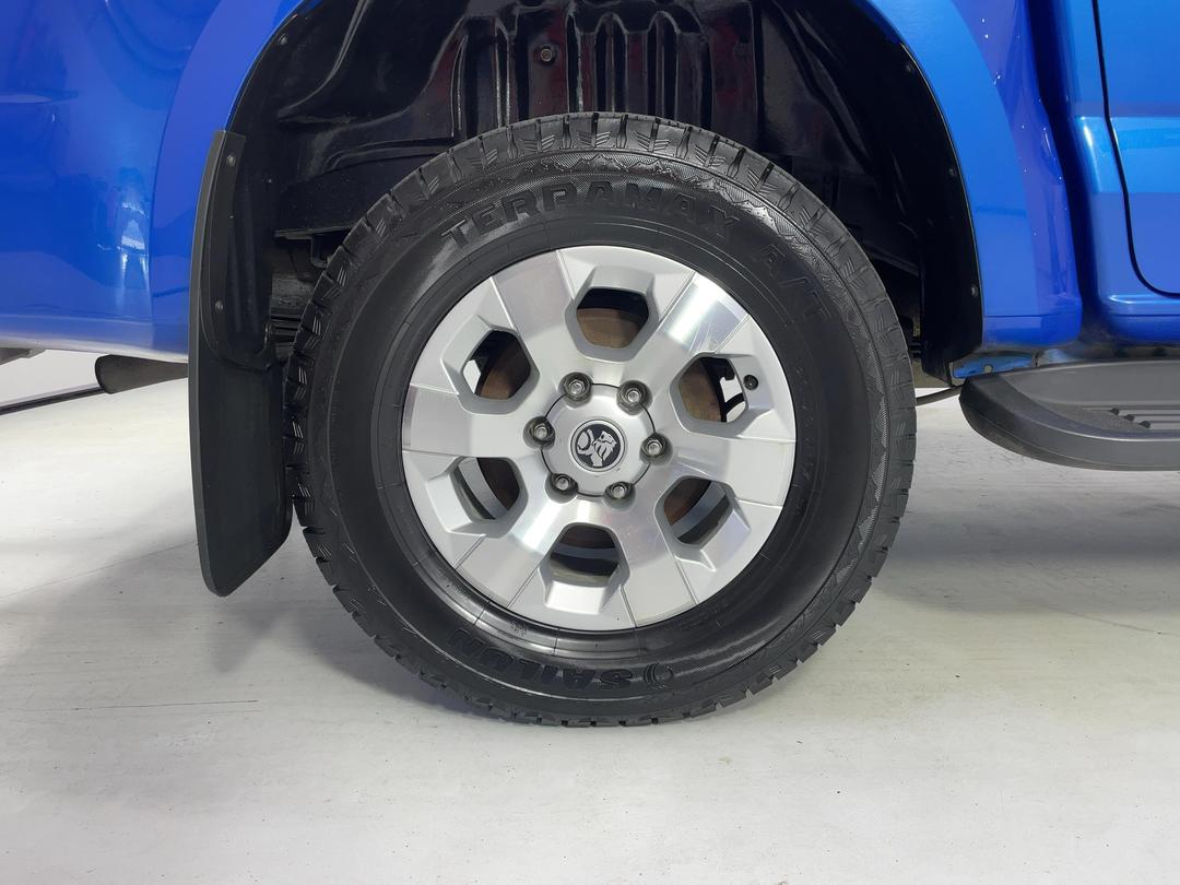 Photo '12' of Holden Colorado