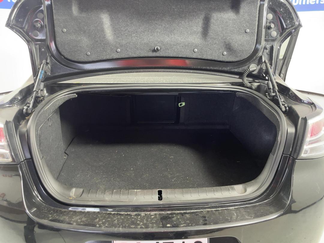 Photo '14' of Holden Commodore