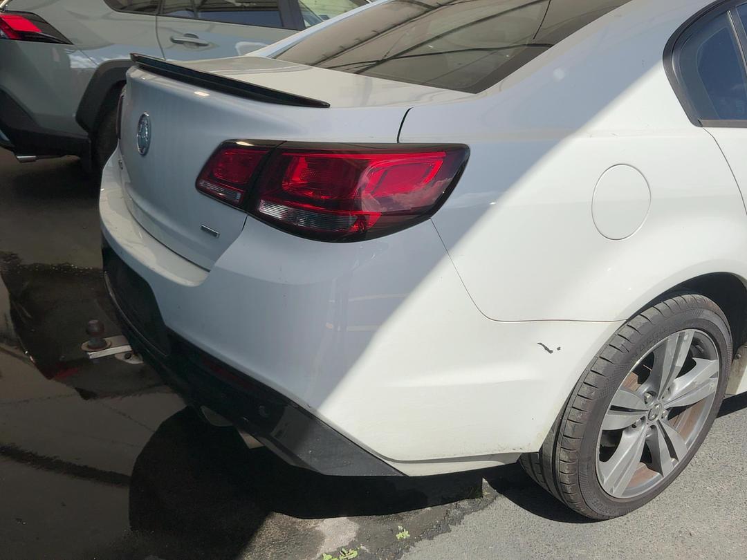 Photo '6' of Holden Commodore VF2 SV6 Black Photo '6' of Holden Commodore VF2 SV6 Black